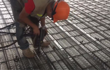 Thi công tôn sàn deck