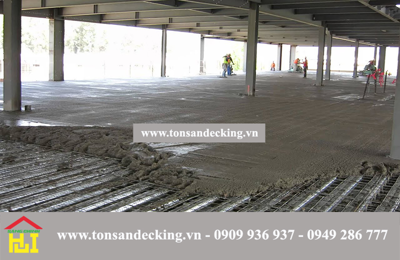 Đổ Bê Tông Sàn Deck