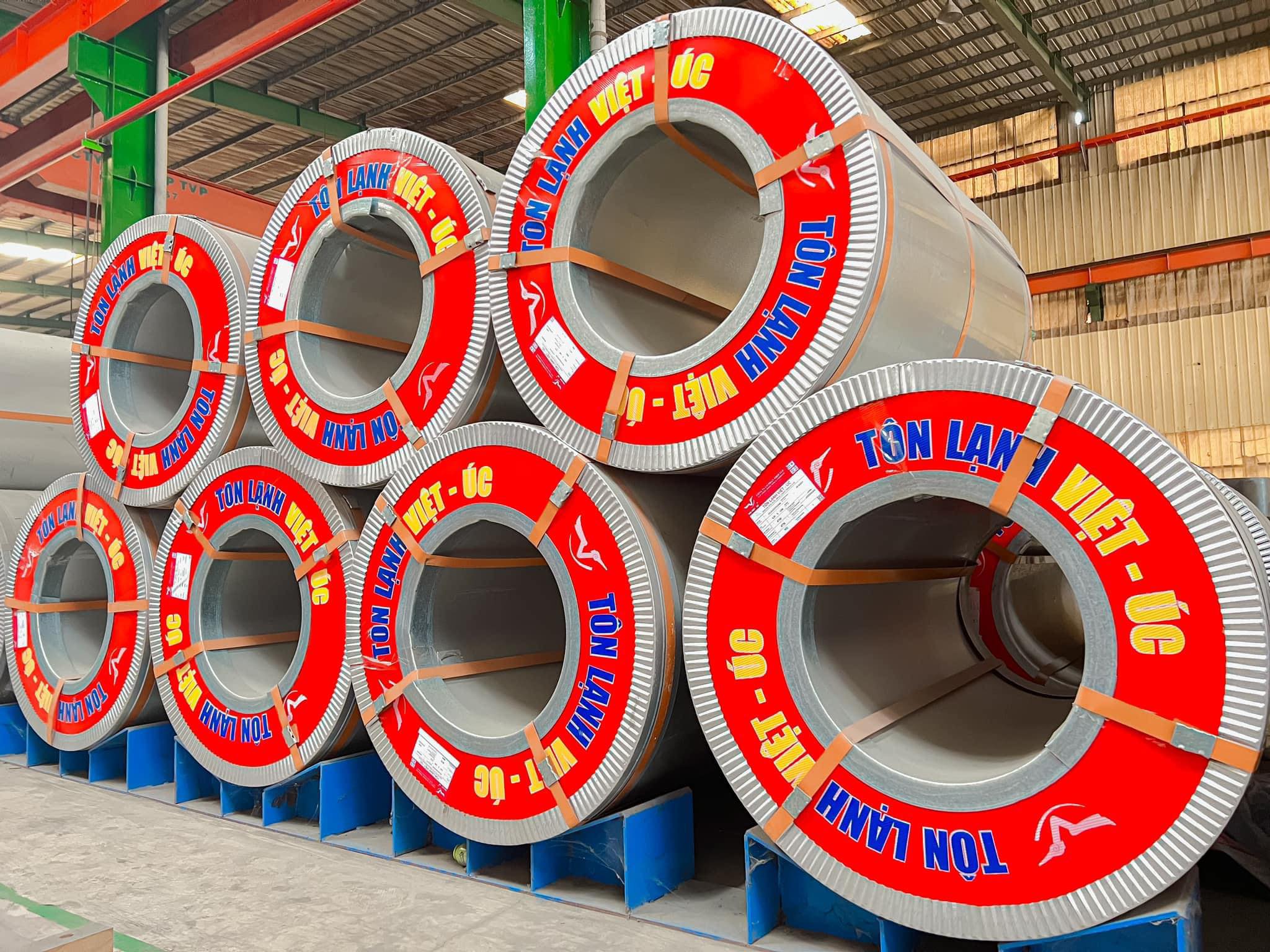 Các Yếu Tố Chính Ảnh Hưởng Đến Bảng Báo Giá Tôn Việt Úc