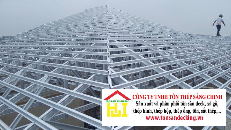 Tỷ trọng xà gồ ảnh hưởng gì đến độ võng mái nhà xưởng?