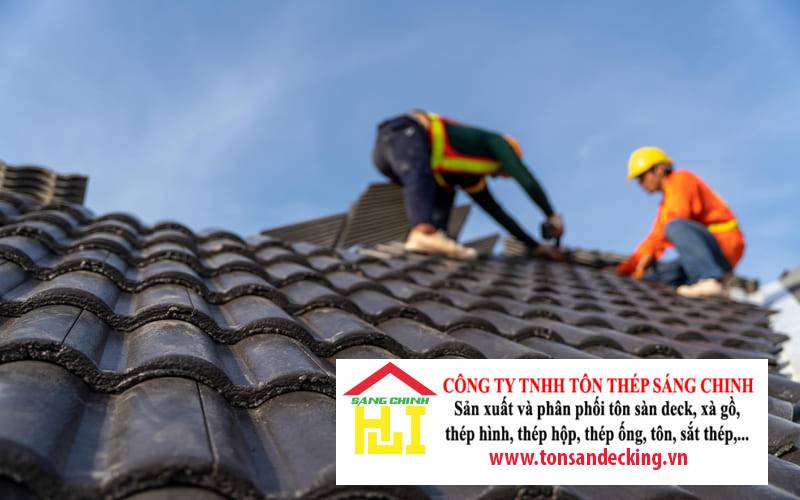 Cách vệ sinh và bảo dưỡng mái tôn giúp kéo dài tuổi thọ
