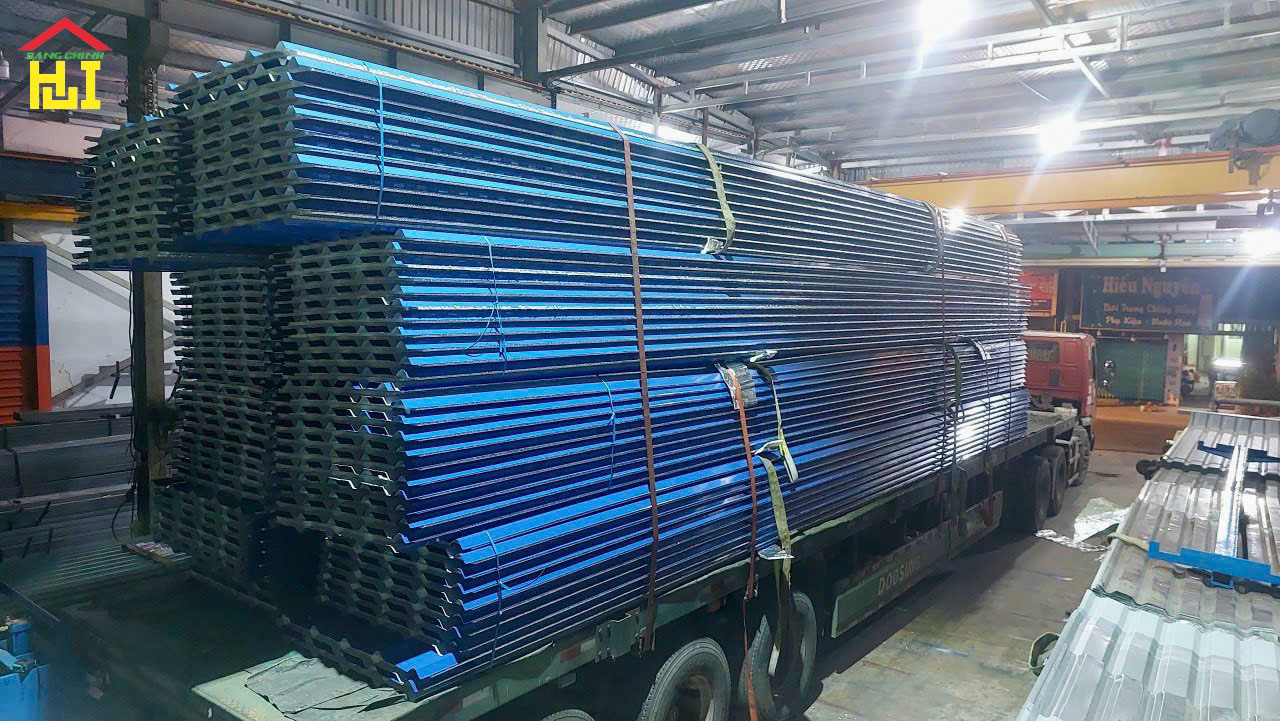 Kinh nghiệm mua tôn Việt Nhật