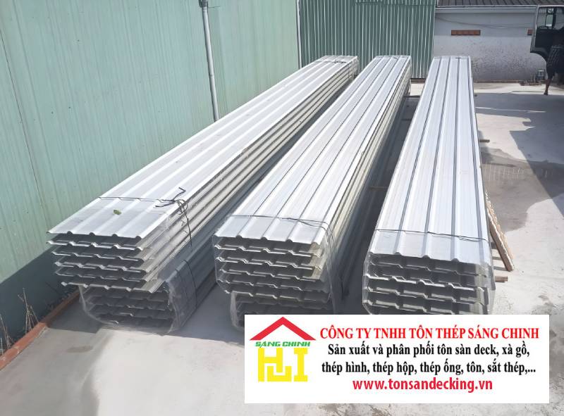 Các yếu tố ảnh hưởng đến chất lượng & giá bán tôn xốp PU