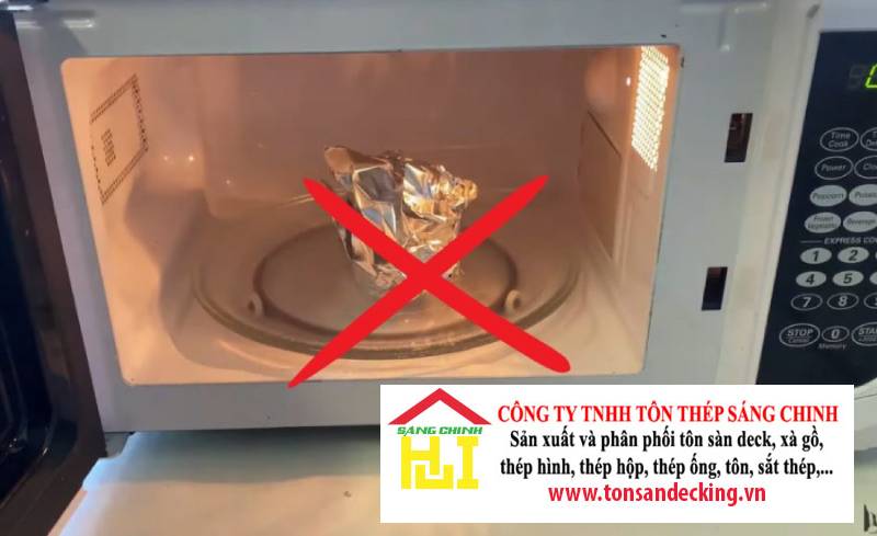 Inox Có Cho Vào Lò Vi Sóng Được Không? Vì Sao?