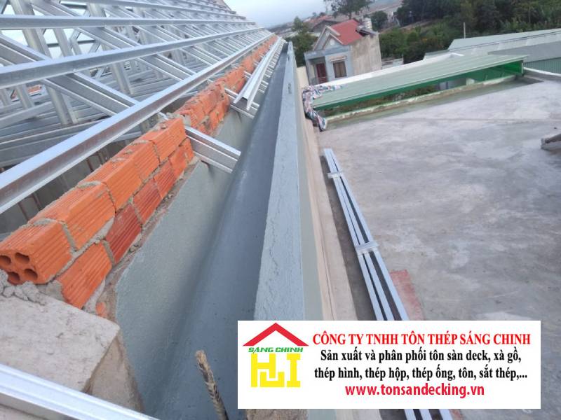 Máng xối tôn - Giải pháp thoát nước cho mái nhà của bạn!