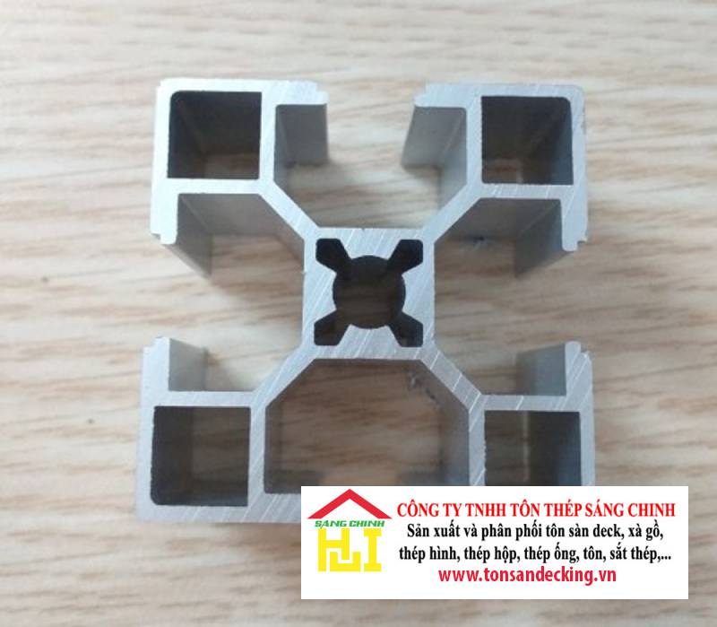 Nhôm định hình 30×30 là gì? Đặc điểm và báo giá chi tiết