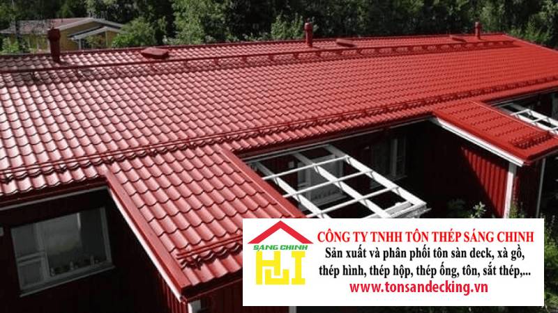So sánh lợi ích giữa mái ngói và mái tôn