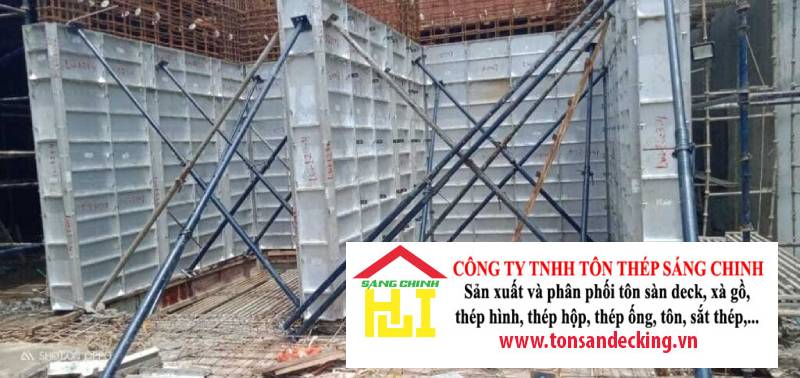 So sánh tôn sàn deck và cốp pha truyền thống: Chi phí nào tối ưu hơn?