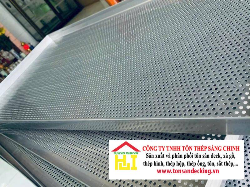 Tấm thép đục lỗ