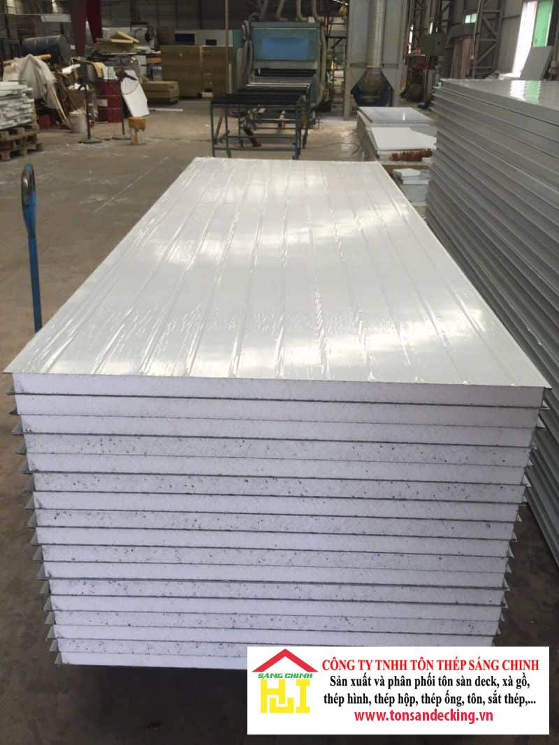Các yếu tố ảnh hưởng đến chất lượng & giá bán tôn xốp PU