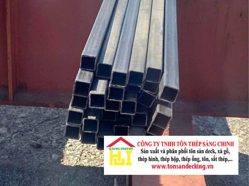 Thép Ống Vs Thép Hộp: Những Tiêu Chí Quan Trọng Khi Lựa Chọn Cho Công Trình