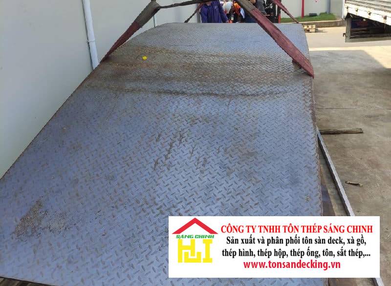 Thép tấm chống trượt là gì?