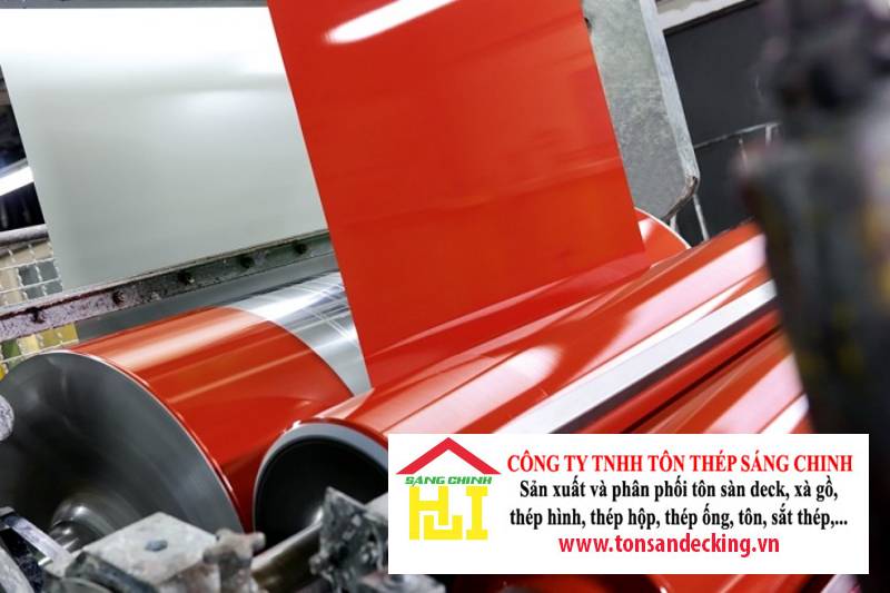 Tôn PVDF là gì? Cấu tạo & nguyên lý chống ăn mòn của sơn PVDF