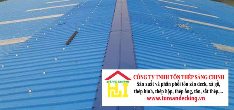 Tôn úp nóc giả ngói