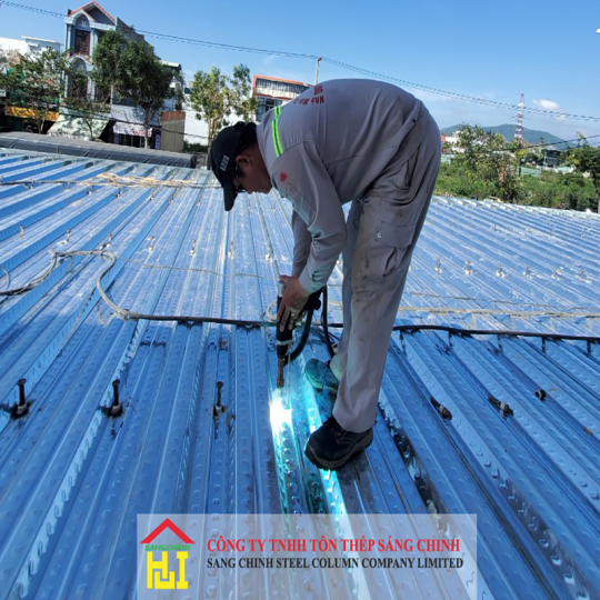 Đinh chống cắt sàn deck: Báo giá, quy cách, ứng dụng