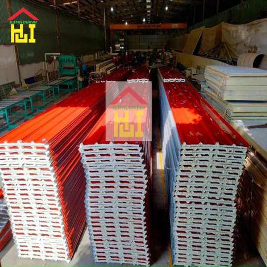 Tôn cách nhiệt Đông Á 3 lớp tôn nền dày 0.40mm + PU + giấy bạc