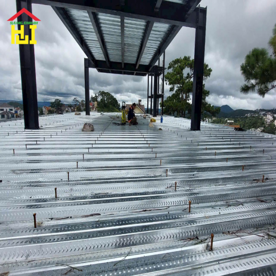 Tấm đổ sàn deck bê tông